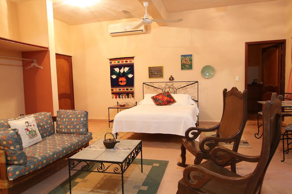 The Flycatcher Inn Retreat Hotel Santa Elena Bagian luar foto
